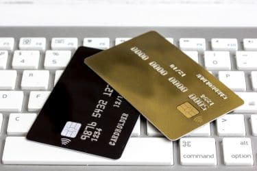 Goldene und schwarze Kreditkarte